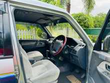 https://riyasewana.com/uploads/mitsubishi-pajero-3014155922113.jpg