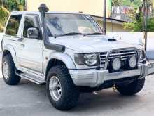 Mitsubishi PAJERO 1996 SUV