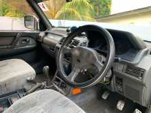 https://riyasewana.com/uploads/mitsubishi-pajero-5162250495.jpg