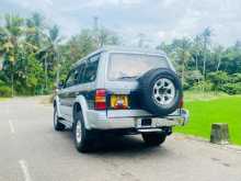 https://riyasewana.com/uploads/mitsubishi-pajero-61802044402.jpg