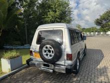 https://riyasewana.com/uploads/mitsubishi-pajero-722083524593.jpg
