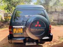 https://riyasewana.com/uploads/mitsubishi-pajero-88244422963.jpg