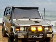 Mitsubishi Pajero Flat Roof 1989 SUV