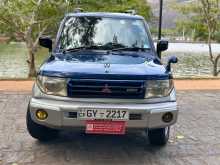 https://riyasewana.com/uploads/mitsubishi-pajero-gdi-1999-2516591512104.jpg