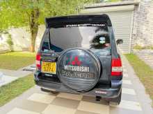 https://riyasewana.com/uploads/mitsubishi-pajero-gdi-2000-1011020012334.jpg
