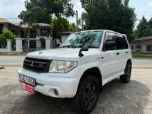 Mitsubishi Pajero GDI Io 2000 SUV