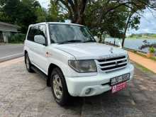 Mitsubishi Pajero GDI Io 2001 SUV