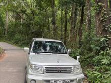 Mitsubishi Pajero GDI Io 2000 SUV