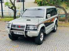 https://riyasewana.com/uploads/mitsubishi-pajero-intercooler-1993-1221543312952.jpg