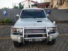 https://riyasewana.com/uploads/mitsubishi-pajero-intercooler-1993-62030412582.jpg