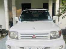 Mitsubishi Pajero Io 2000 SUV