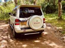 Mitsubishi Pajero Io 2000 SUV