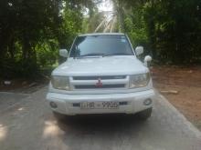Mitsubishi Pajero Io 2000 SUV