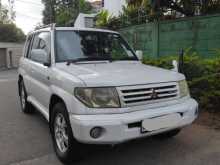 Mitsubishi Pajero Io 2000 SUV