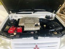 https://riyasewana.com/uploads/mitsubishi-pajero-io-162000226604.jpg