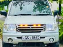 Mitsubishi Pajero IO 1998 SUV