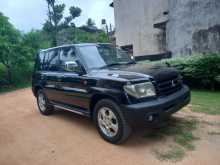 Mitsubishi Pajero Io 2000 SUV