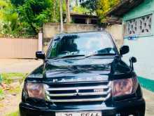 Mitsubishi Pajero Io 2000 SUV