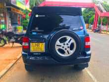 Mitsubishi Pajero IO 2000 SUV