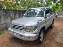 Mitsubishi Pajero IO 2000 SUV