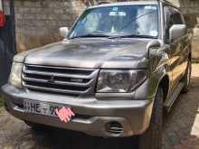 Mitsubishi Pajero Io 2000 SUV