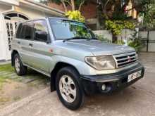 Mitsubishi Pajero Io 2000 SUV