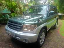 Mitsubishi Pajero Io 2001 SUV