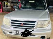 Mitsubishi Pajero Io 2002 SUV