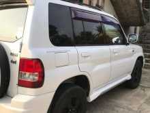 Mitsubishi Pajero Io Gdi 2000 SUV