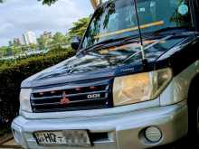 Mitsubishi Pajero IO 2000 SUV