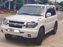Mitsubishi Pajero Io 2001 SUV