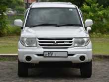 Mitsubishi Pajero IO 2000 SUV