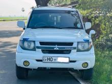 Mitsubishi Pajero Io 2003 SUV