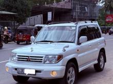 Mitsubishi Pajero Io Jeep H77W 2001 SUV