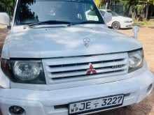 Mitsubishi Pajero Io 2000 SUV