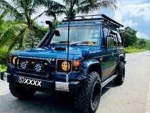 Mitsubishi PAJERO MK1 FLAT ROOF EXCEED 1985 SUV