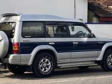 https://riyasewana.com/uploads/mitsubishi-pajero-mk2-1996-616442512012.jpg