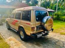 https://riyasewana.com/uploads/mitsubishi-pajero-palathsaba-1988-819320212733.jpg