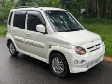 Mitsubishi Pajero Toppo 2004 SUV
