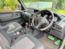 https://riyasewana.com/uploads/mitsubishi-pajero-v46-161745066715.jpg