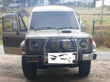 Mitsubishi Pajero 1988 SUV