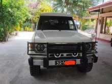 https://riyasewana.com/uploads/mitsubishi-pejero-1988-521254713002.jpg