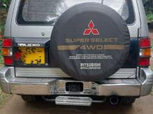 https://riyasewana.com/uploads/mitsubishi-pejero-211031346044.jpg
