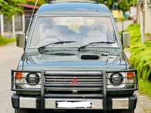 Mitsubishi Pajero 1988 SUV