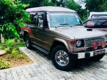 Mitsubishi Pajero MK01 1989 SUV