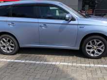 Mitsubishi Outlander PHEV 2014 SUV