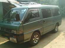 Mitsubishi PO15 1987 Van