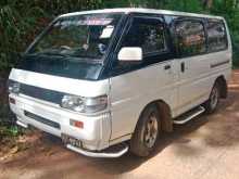 Mitsubishi PO5 V 1991 Van