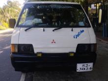 Mitsubishi PO5 1988 Van