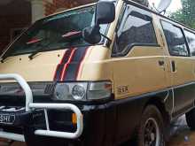 Mitsubishi Po5 1986 Van
